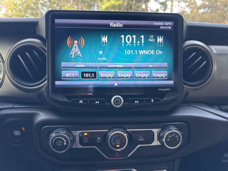 2021 Jeep Gladiator Willys Sport