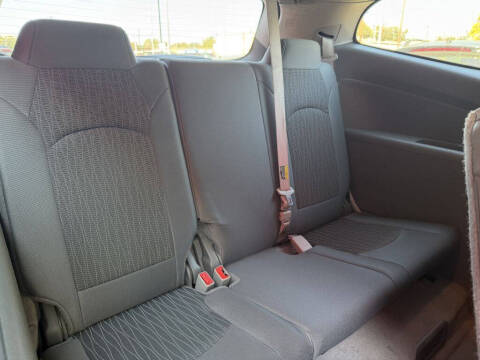 2017 Chevrolet Traverse LS