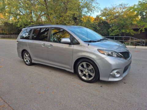 2011 Toyota Sienna SE 8-Passenger