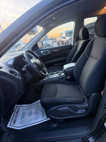 2019 Nissan Pathfinder S