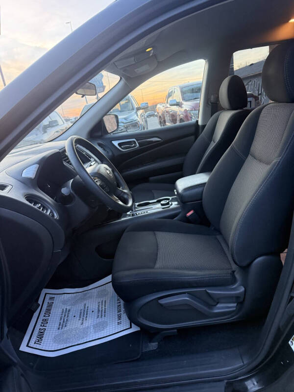 2019 Nissan Pathfinder S