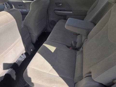 2014 Toyota Prius v Two