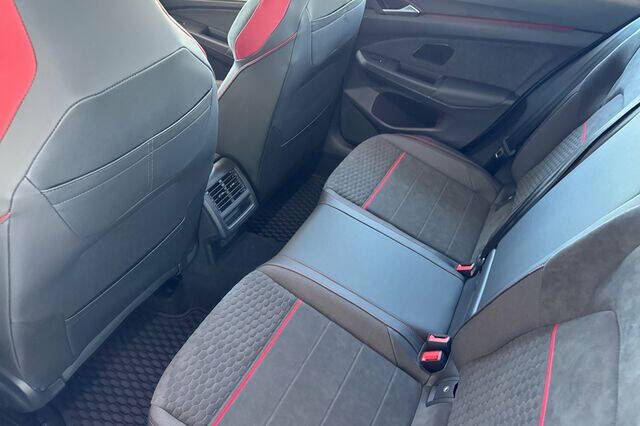 2025 Volkswagen Golf GTI SE