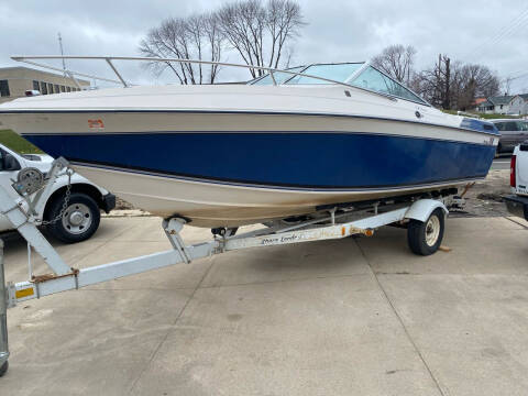 1987 Wellcraft 21’ Cabin Cruiser