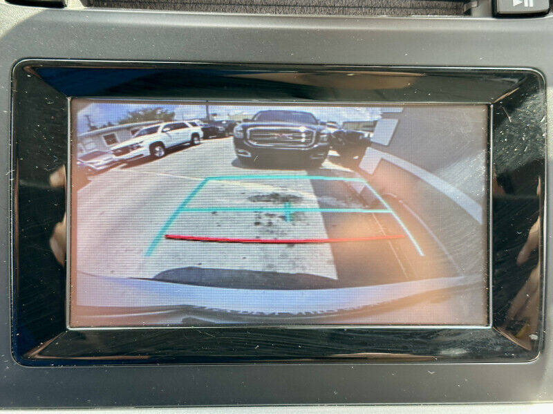 2019 Toyota Highlander SUV - $32,995