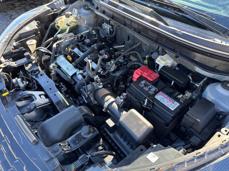 2022 Nissan Kicks SR