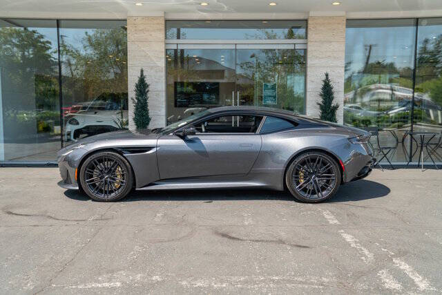 2024 Aston Martin DB12 30