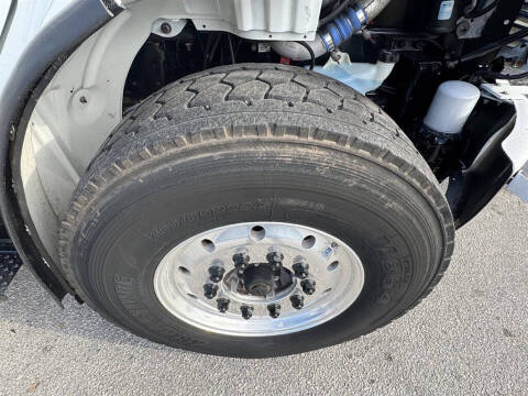 2018 Freightliner M2 106