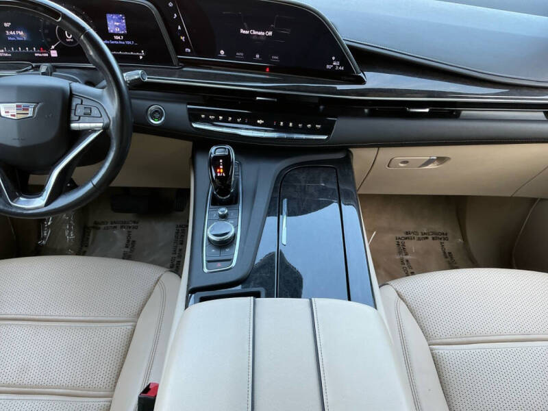 2022 Cadillac Escalade ESV Premium Luxury