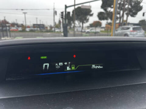 2012 Toyota Prius v Three