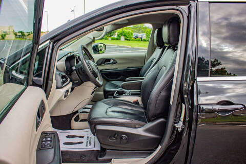 2022 Chrysler Pacifica Touring L