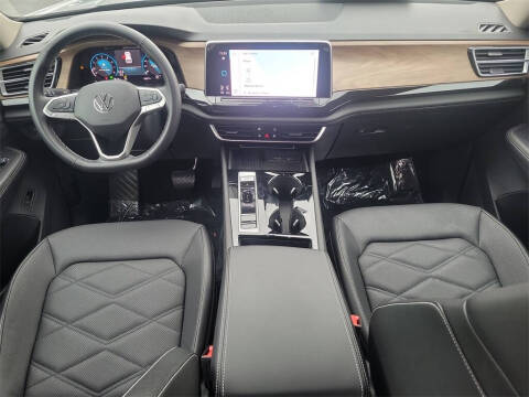 2025 Volkswagen Atlas SE