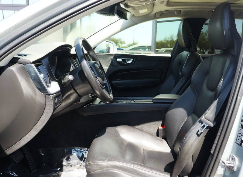 2018 Volvo XC60 T5 Momentum