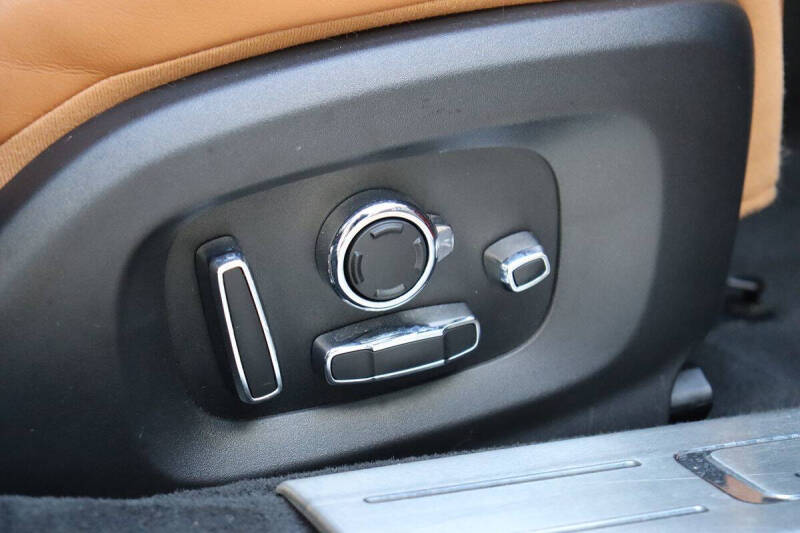 2016 Jaguar XJ R-Sport