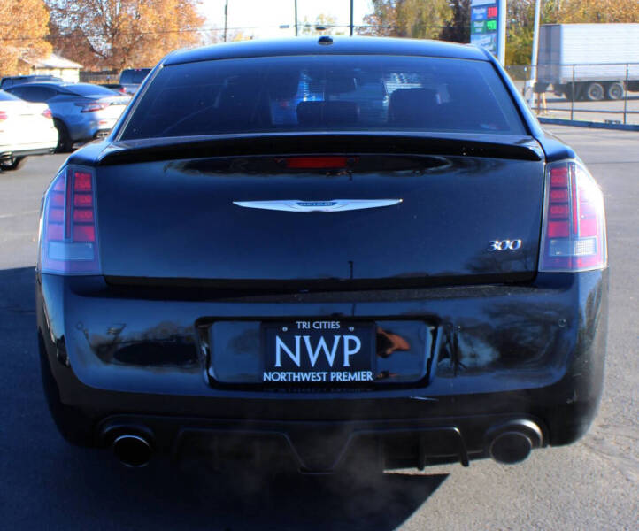 2014 Chrysler 300 SRT8