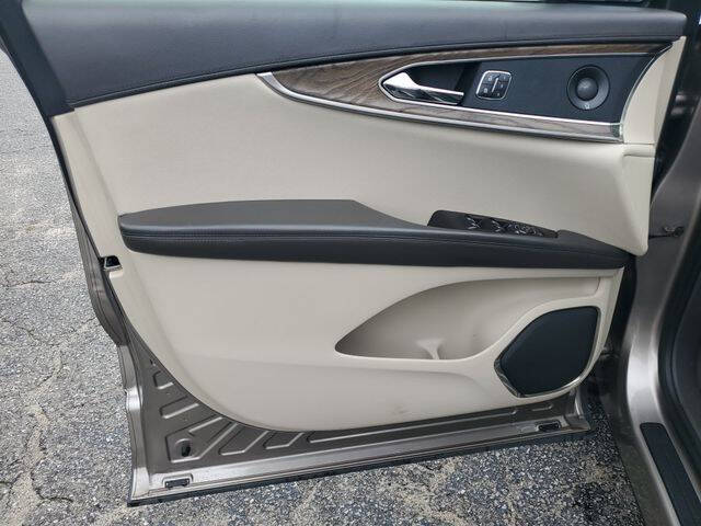 2019 Lincoln Nautilus Reserve