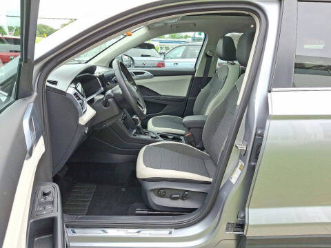 2025 Volkswagen Taos SE 4Motion