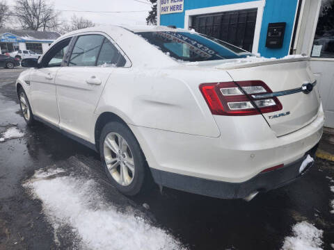 2015 Ford Taurus SEL