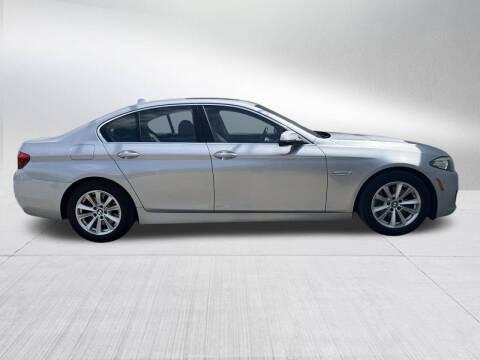 2015 BMW 5 Series 528i