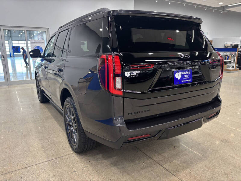2025 Ford Expedition Platinum