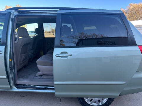 2006 Toyota Sienna LE 7 Passenger