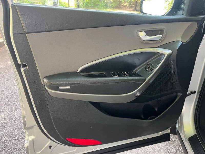 2017 Hyundai Santa Fe SE