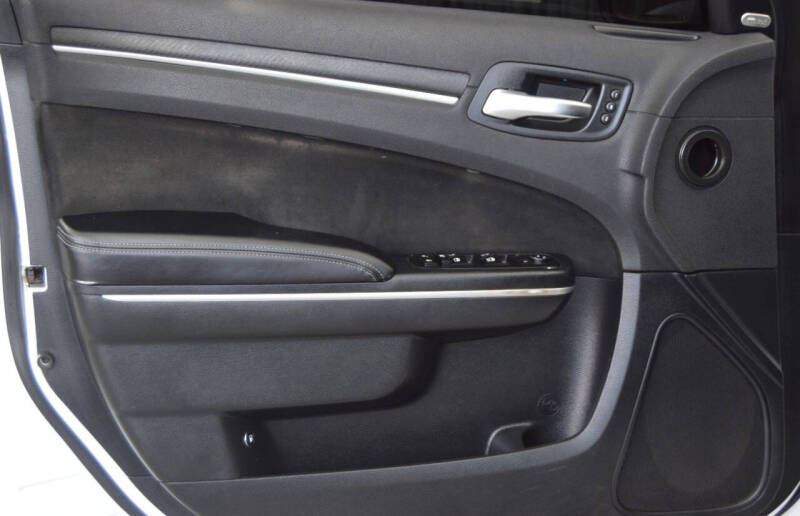 2013 Chrysler 300 SRT8