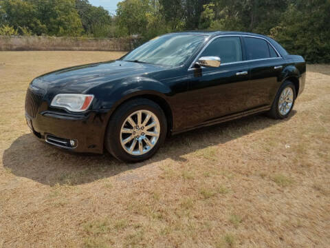 2014 Chrysler 300 for sale at LA PULGA DE AUTOS in Dallas TX