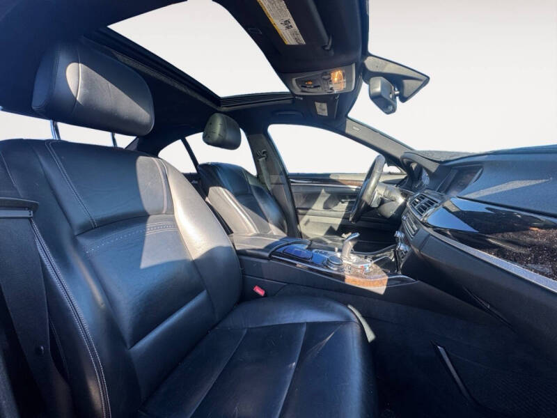 2016 BMW 5 Series 528i