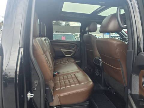 2023 Nissan Titan Platinum Reserve