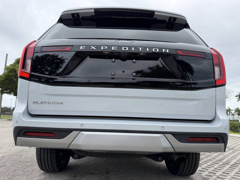 2025 Ford Expedition Platinum