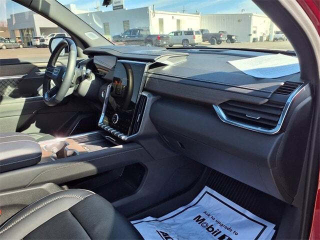 2024 GMC Acadia Denali