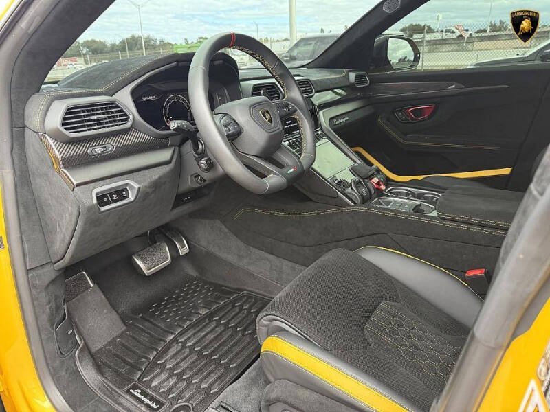 2024 Lamborghini Urus Performante