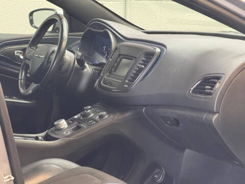 2015 Chrysler 200 S
