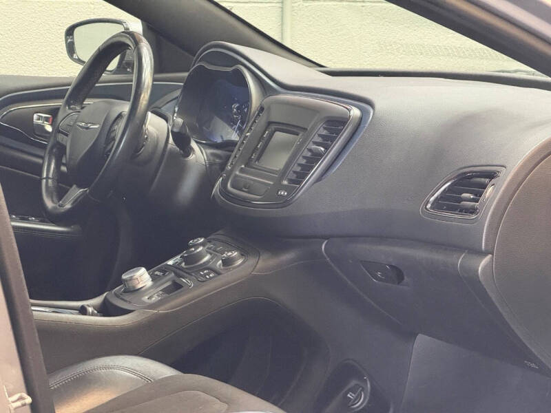 2015 Chrysler 200 S