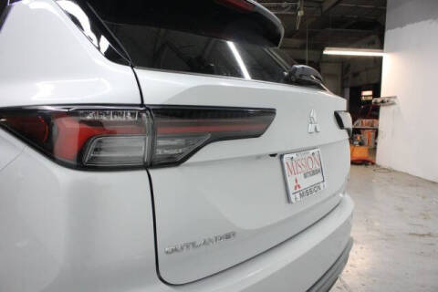 2025 Mitsubishi Outlander SE