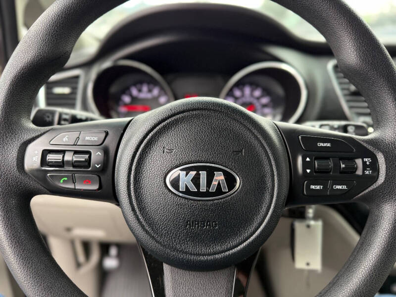 2016 Kia Sedona LX