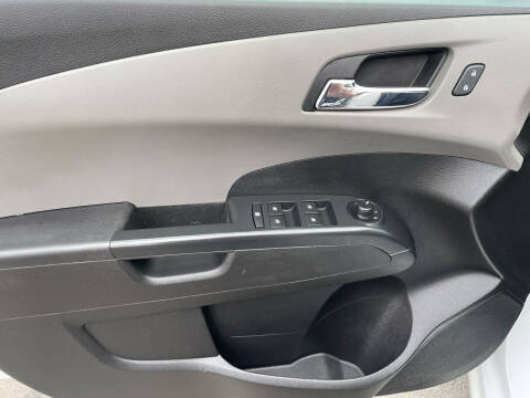 2016 Chevrolet Sonic LT Auto