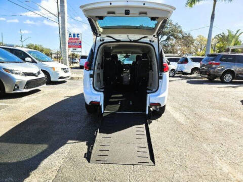2024 Chrysler Pacifica Touring L