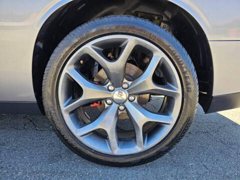 2015 Dodge Challenger SXT Plus