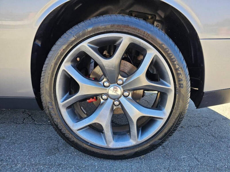 2015 Dodge Challenger SXT Plus