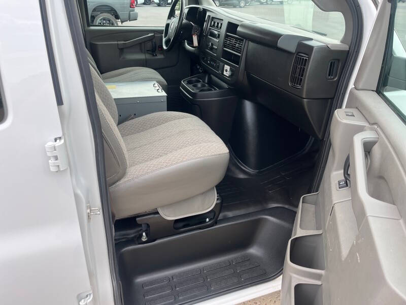 2023 GMC Savana 2500