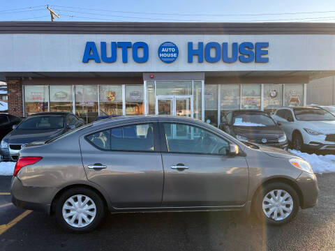 2012 Nissan Versa 1.6 SV