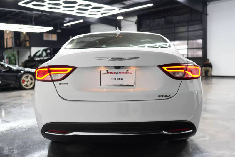 2017 Chrysler 200 Limited Platinum