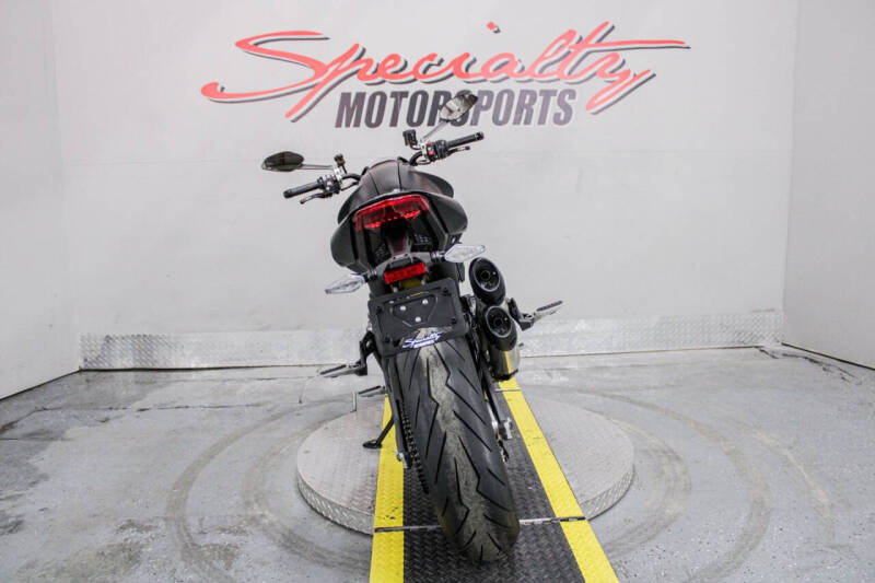 2021 Ducati Monster