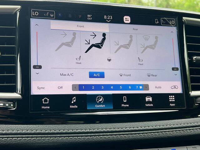 2027 Chrysler Pacifica Select