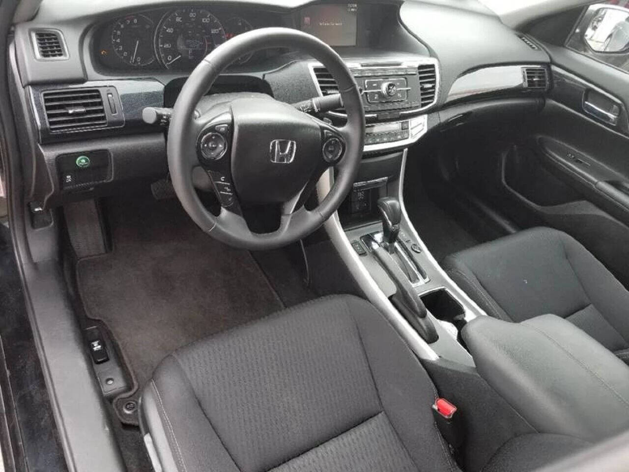 2015 HONDA Accord Sedan - $10,995