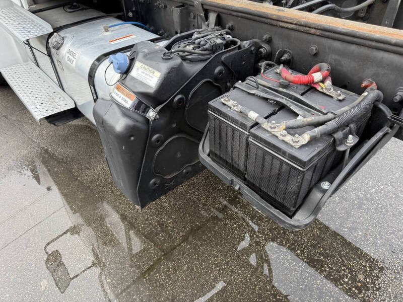 2022 Freightliner M2 106