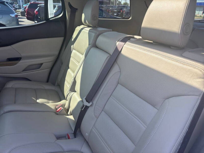 2017 GMC Acadia Denali