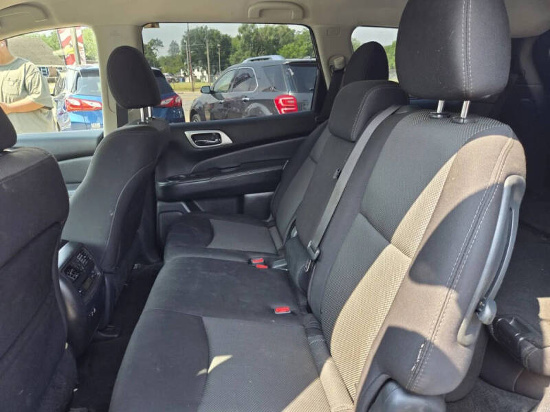 2020 Nissan Pathfinder SV